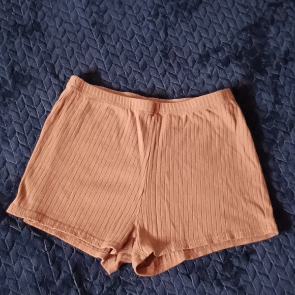 Must Bundle For $3 Deal! Shein Women's M (Fits S) Brown Ribbed Pull-on Shorts - Picture 1 of 3